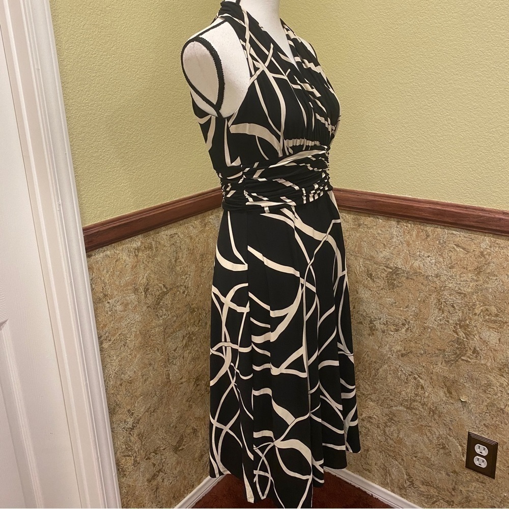 Jones Wear Dress Halter Midi Ruched Fit & Flare Slimming Black Cream Size 8 - Picture 4 of 9